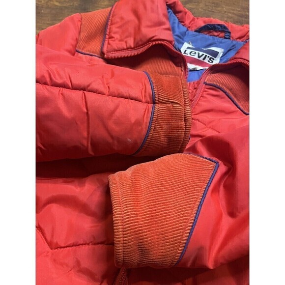 Levis Vintage Red Croped Puffer Ski Jacket Made In USA Size 12 - Picture 9 of 16